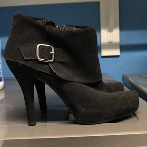 Kenneth Cole Reaction ankle boots